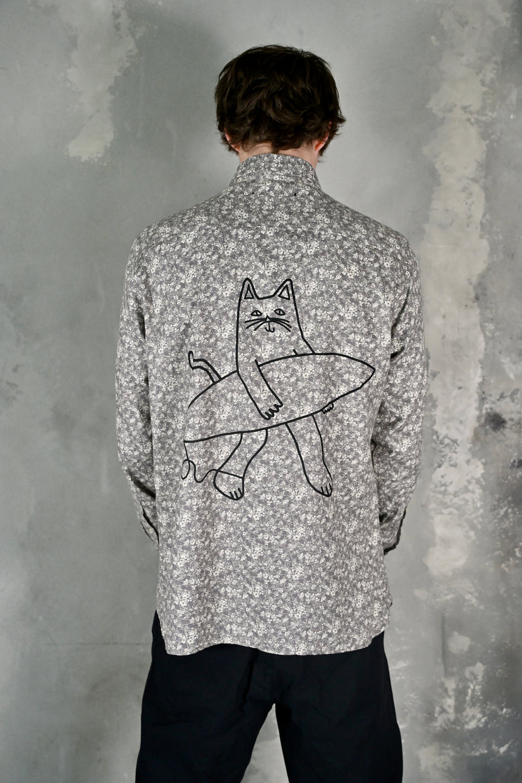 ,,Surfing cat” Shirt